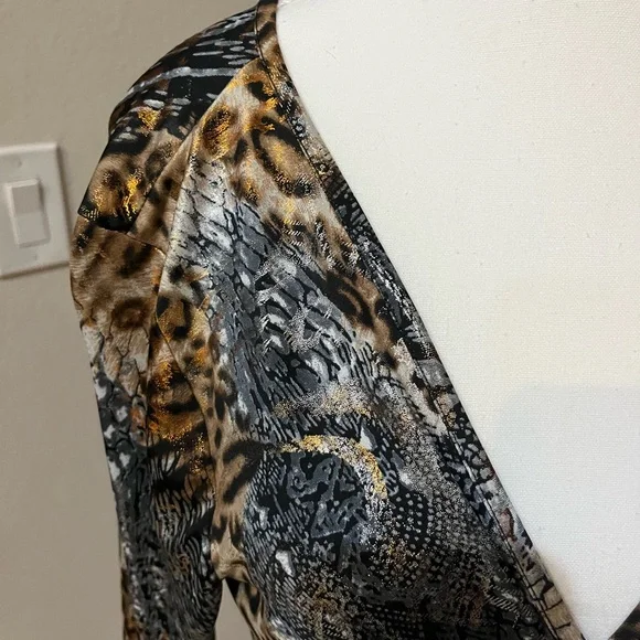 Pretty new w/o tags evening top - Picture 4 of 6